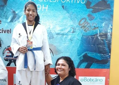 Ana Beatriz e Jaqueline Mesquita