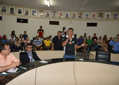 Consumidores cobram revogação da lei que permitiu aumento da taxa de iluminação 