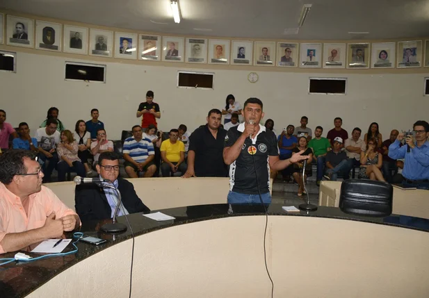 Consumidores cobram revogação da lei que permitiu aumento da taxa de iluminação 