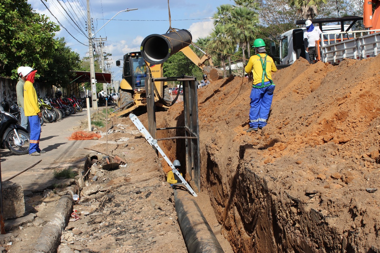 Obras na avenida Henry Wall de Carvalho