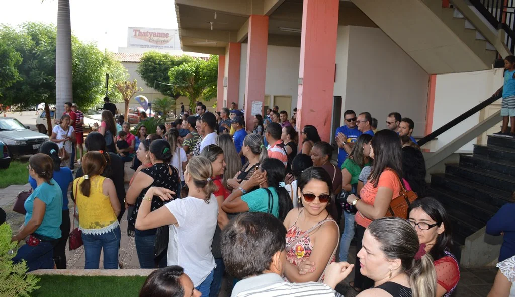 Protesto reuniu servidores da Saúde e Educação