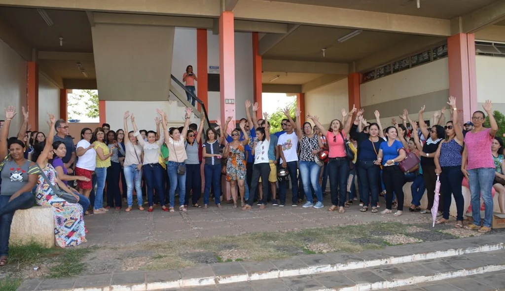 Servidores da Educação decidem não reiniciar ano letivo se salário estiver atrasado