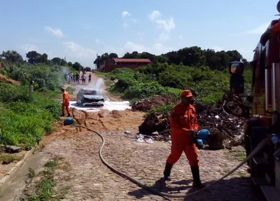 Carro incendiado
