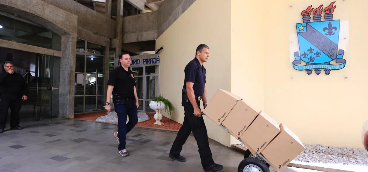 Documentos apreendidos pela Polícia Federal na Uespi