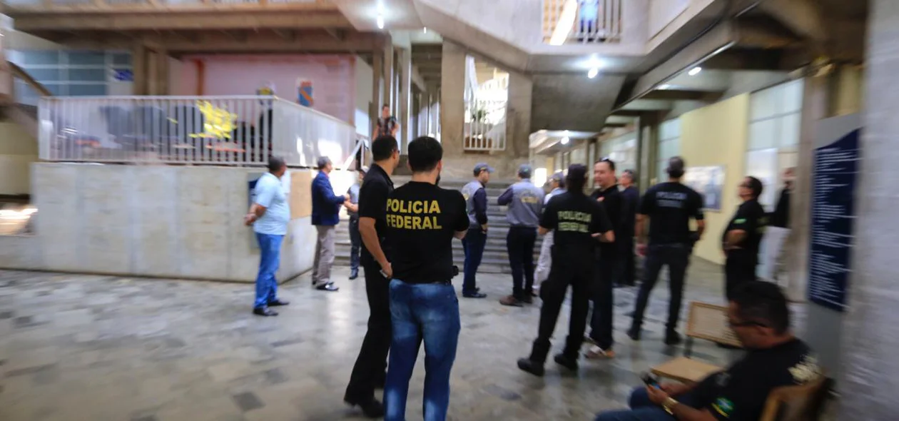 Polícia Federal no Palácio Pirajá