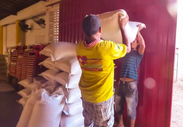 Entrega de milhos da Conab