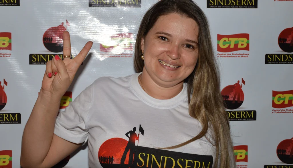 Lenice Sales é eleita presidente do Sindserm de Picos
