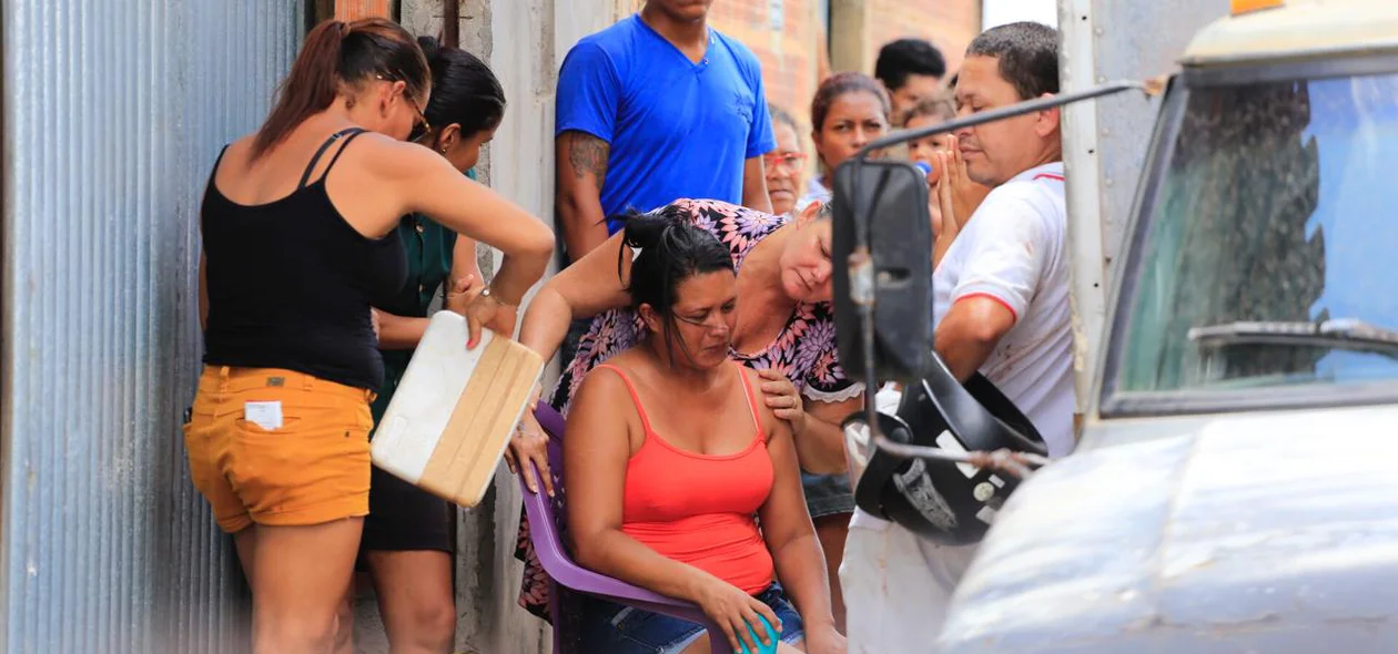 Familiares e amigos inconformados com a tragédia