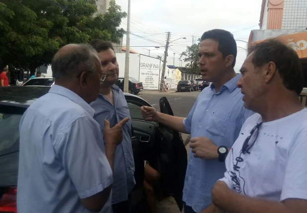 Dr. Pessoa e Fábio Sérvio conversando
