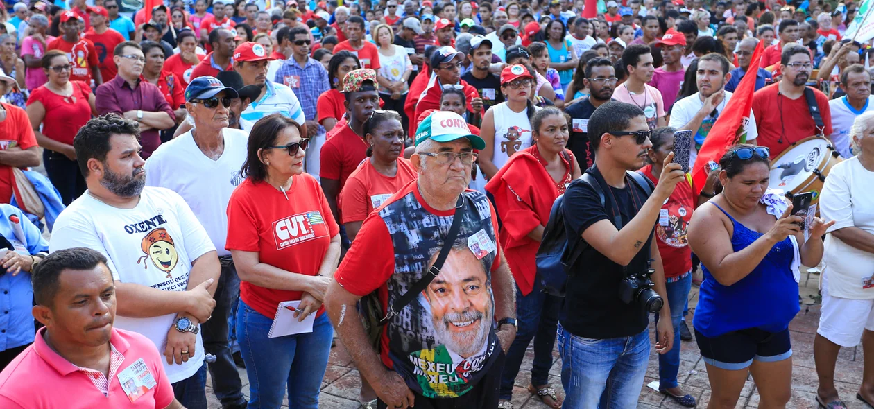 Ato em defesa de Lula na Praça da Liberdade