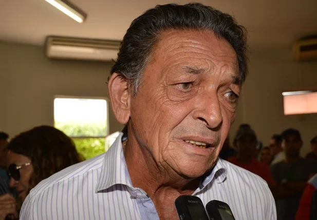 Gil Paraibano é submetido a cateterismo, em Teresina