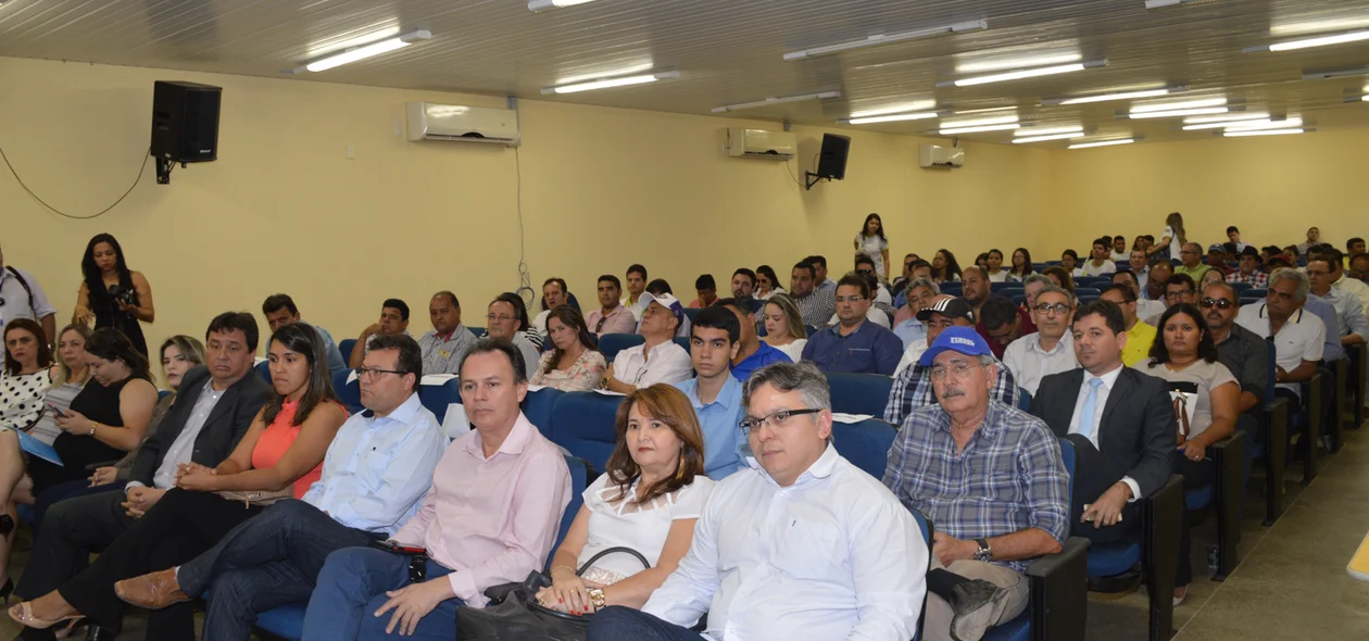 Encontro reúne público expressivo