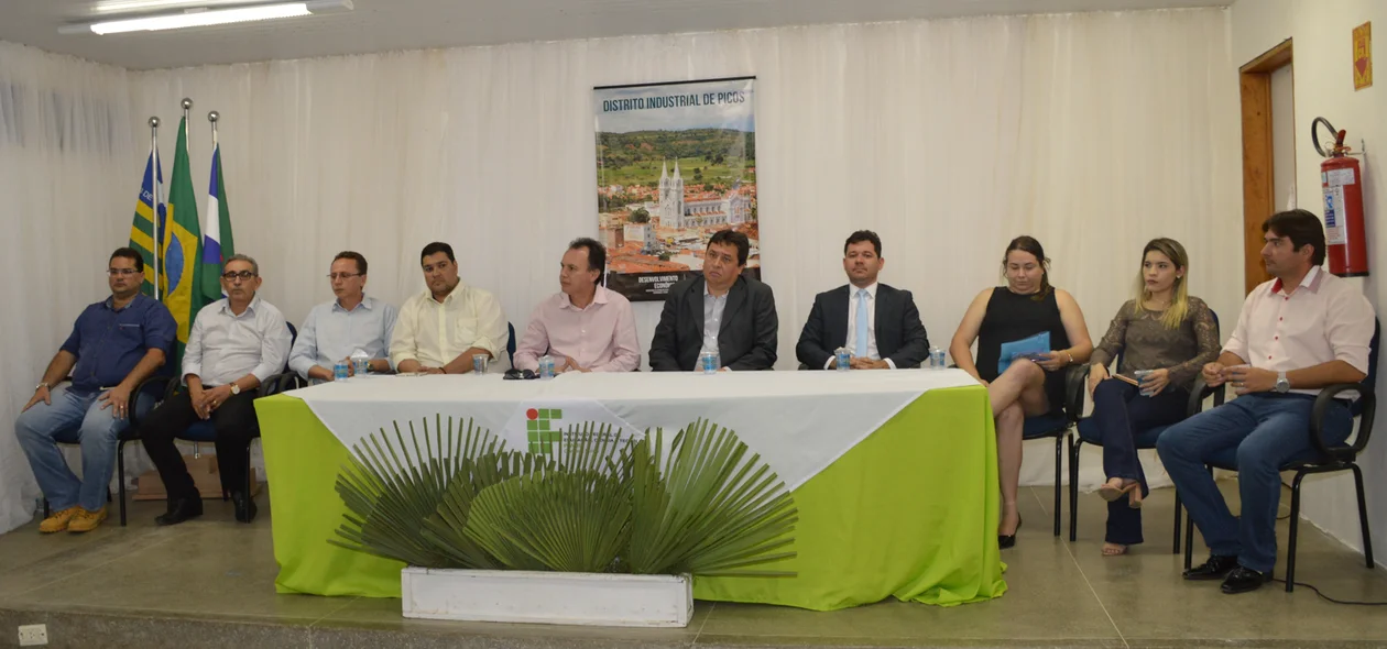 Encontro reuniu autoridades estaduais e municipais