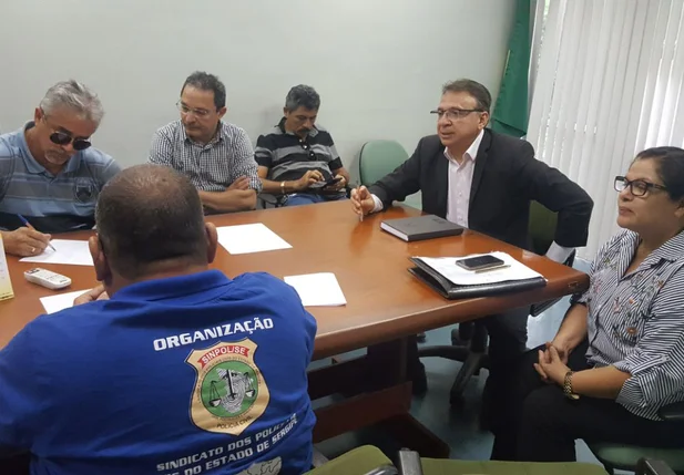 Reunião entre representantes sindicais e do Governo do Piauí