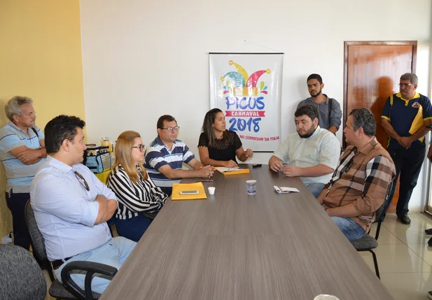 Solenidade reuniu vereadores e secretários municipais