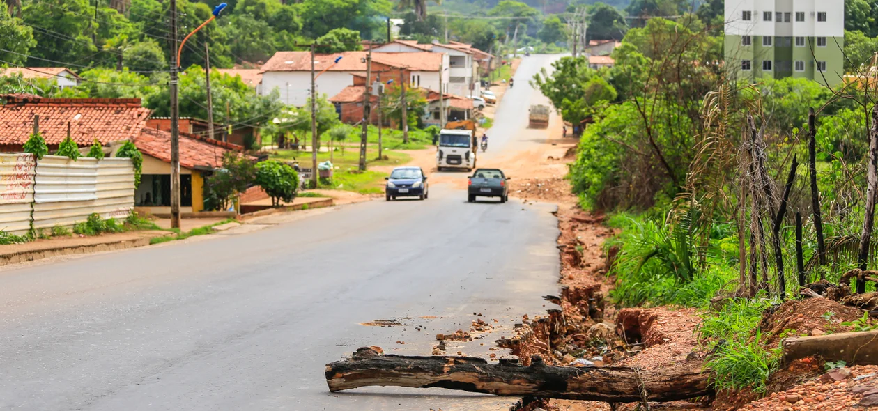 Avenida Josué de Moura Santos