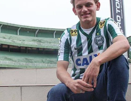 Júlio Rusch, volante do Coritiba