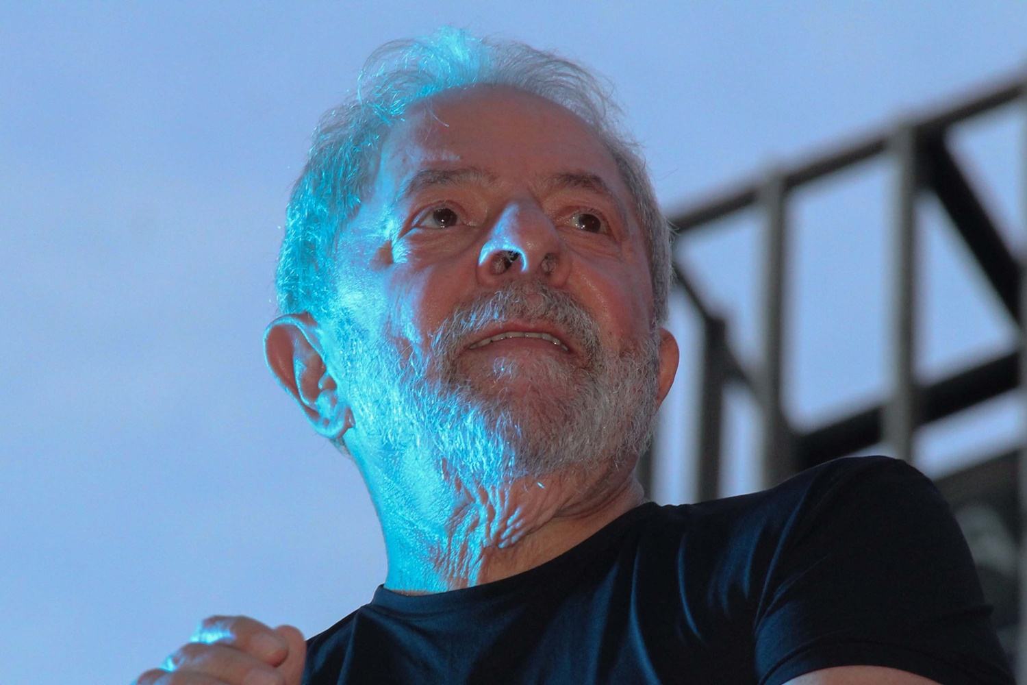 O ex-presidente Lula participa do ato em sua defesa na Praça da República