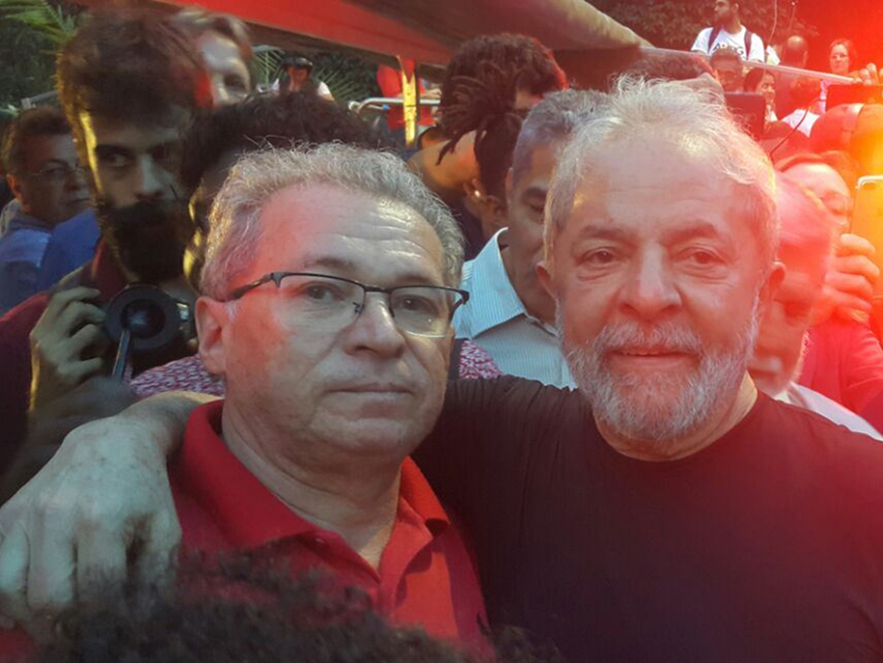 Assis Carvalho com o ex-presidente Lula em ato realizado na cidade de São Paulo