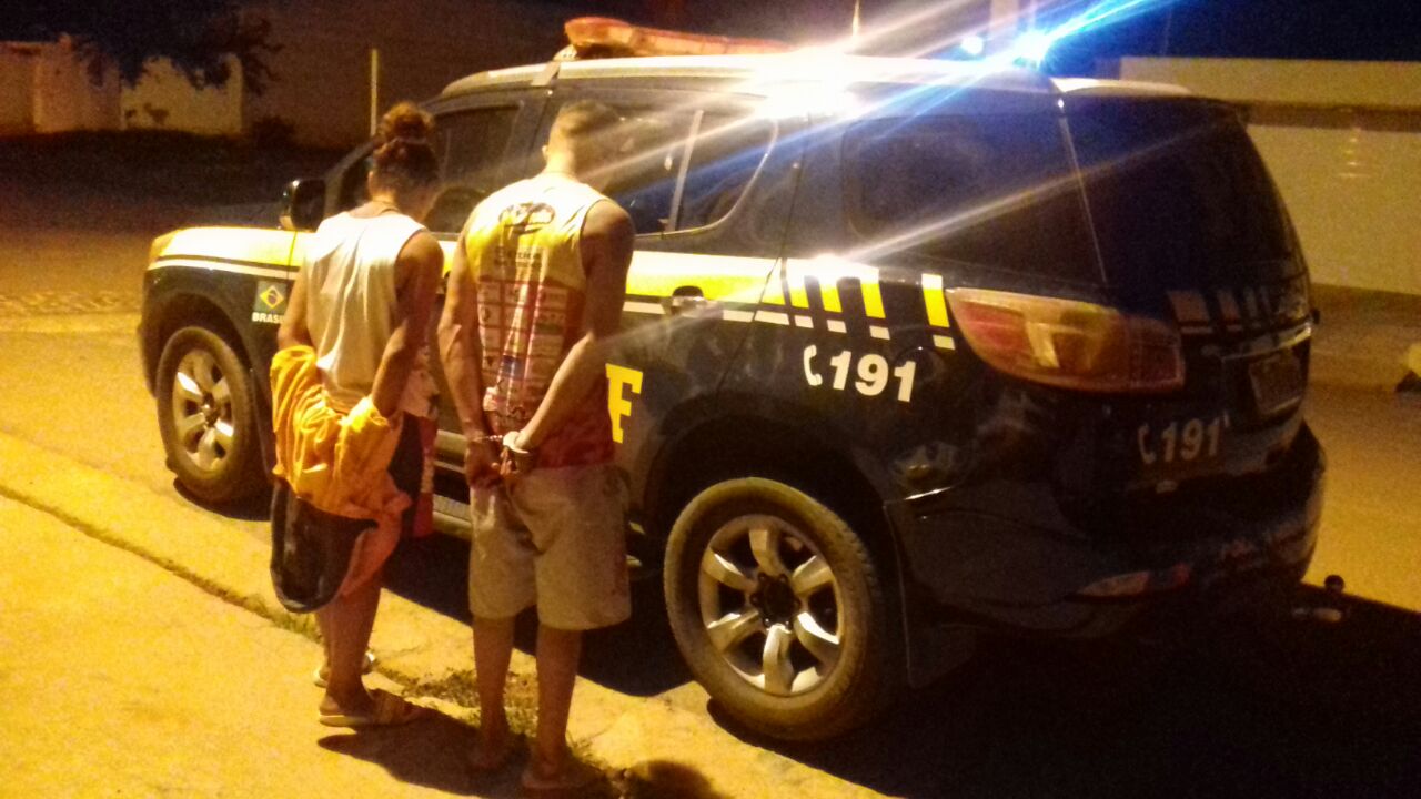 Casal é preso após roubar caminhão da Coca-Cola