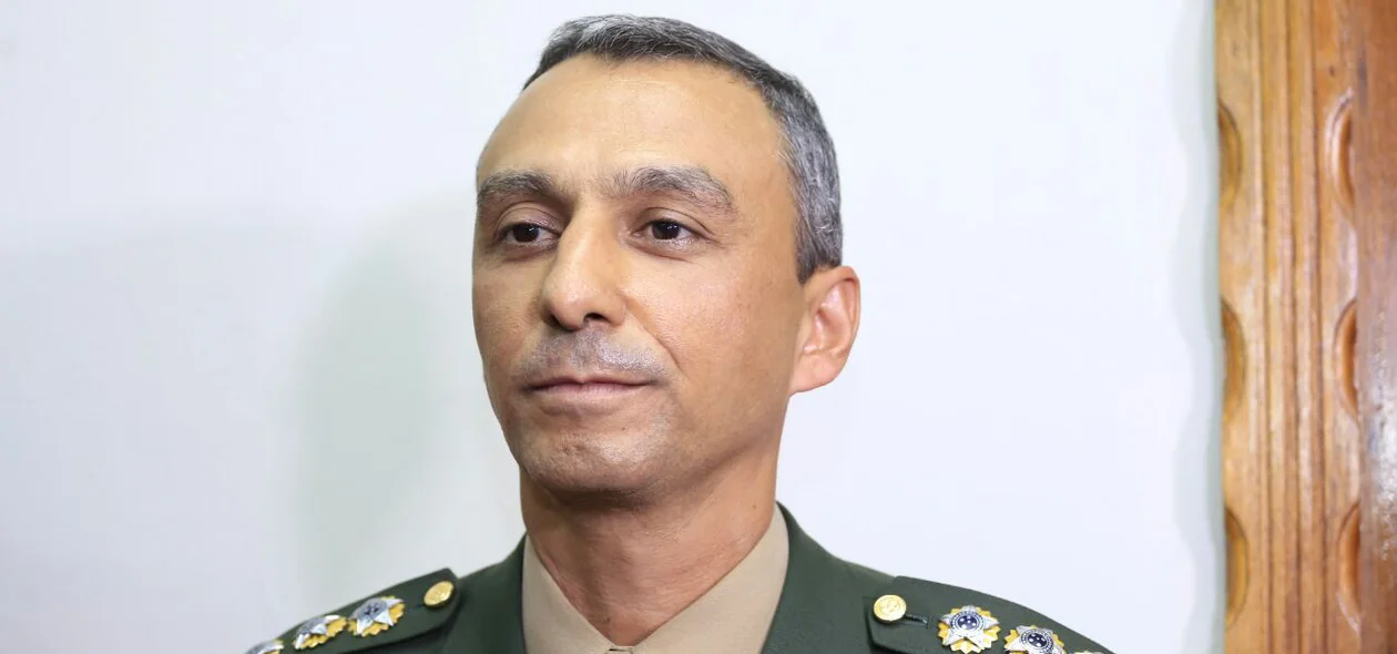 Coronel Alessandro deixa comando do 2º BEC