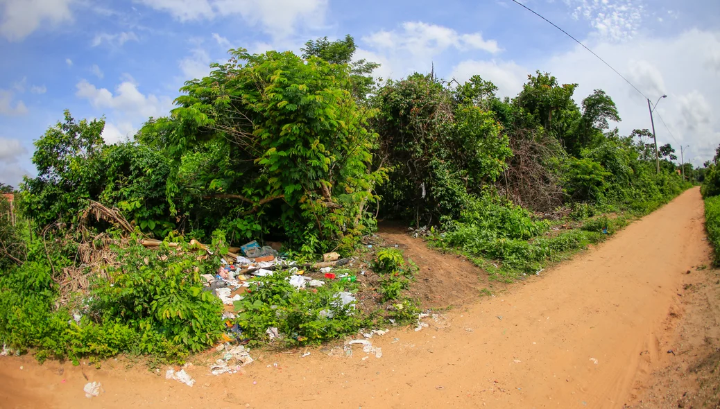 Local onde os moradores jogam o lixo 