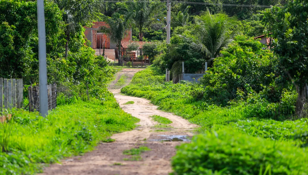 Ruas sem calçamento no loteamento Santa Teresinha