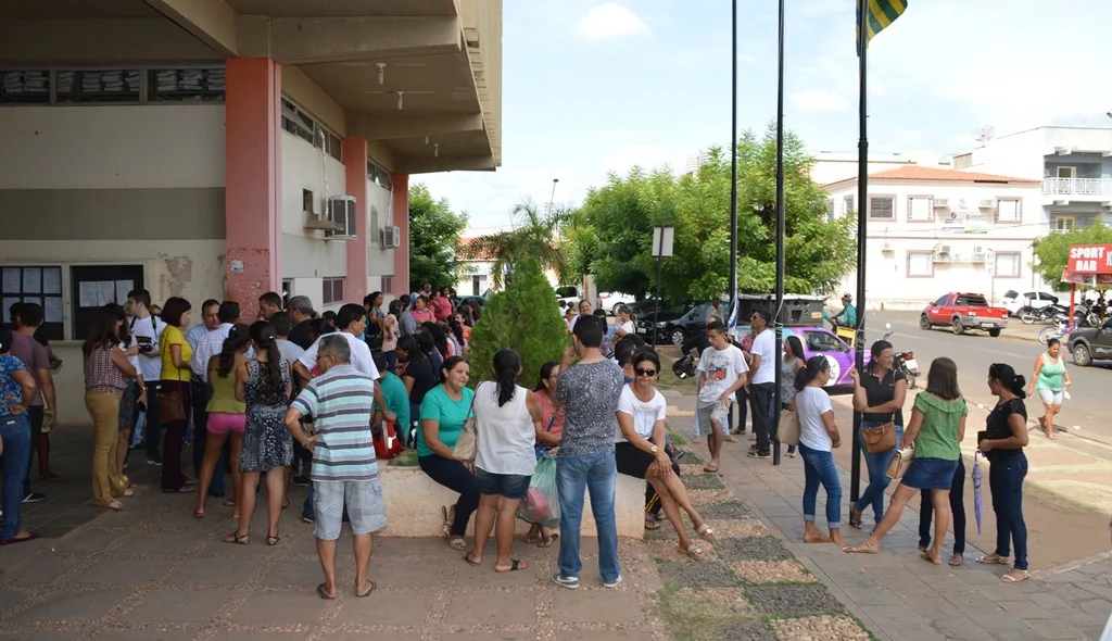 Servidores permaneceram acampados até depois das dez horas da manhã