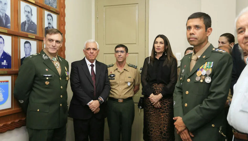 Solenidade de transmissão do comando do 2º BEC