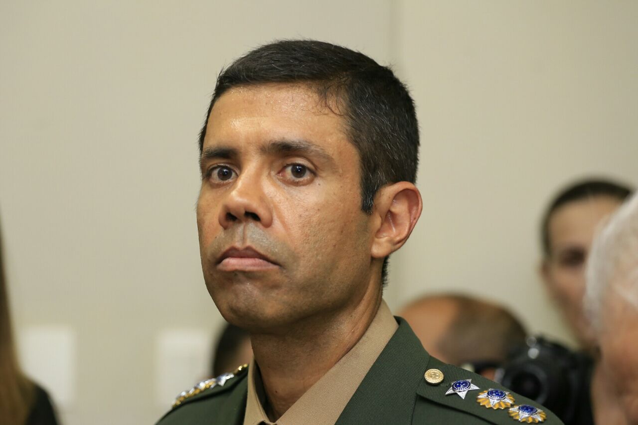 Tenente-coronel Alerrandro Leal Farias assume comando do 2º BEC