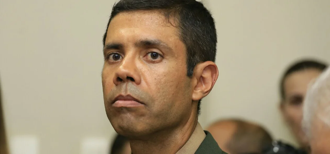 Tenente-coronel Alerrandro Leal Farias assume comando do 2º BEC