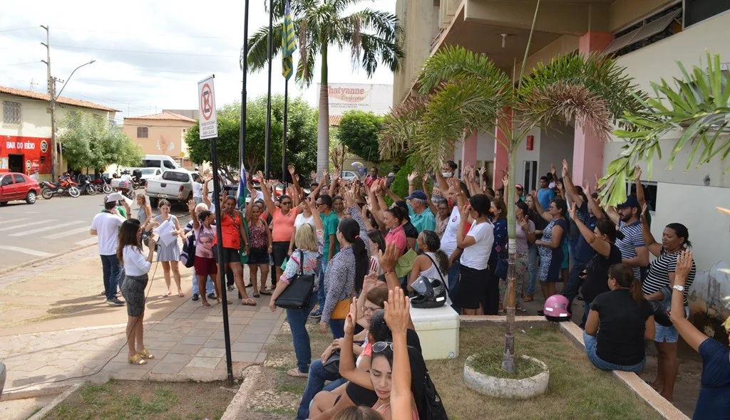 Trabalhadores decidem pela greve caso impasse não seja resolvido
