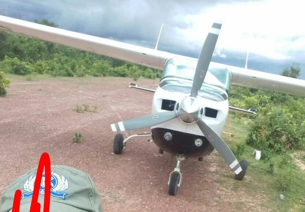 Polícia apreende 200kg de droga em avião clandestino