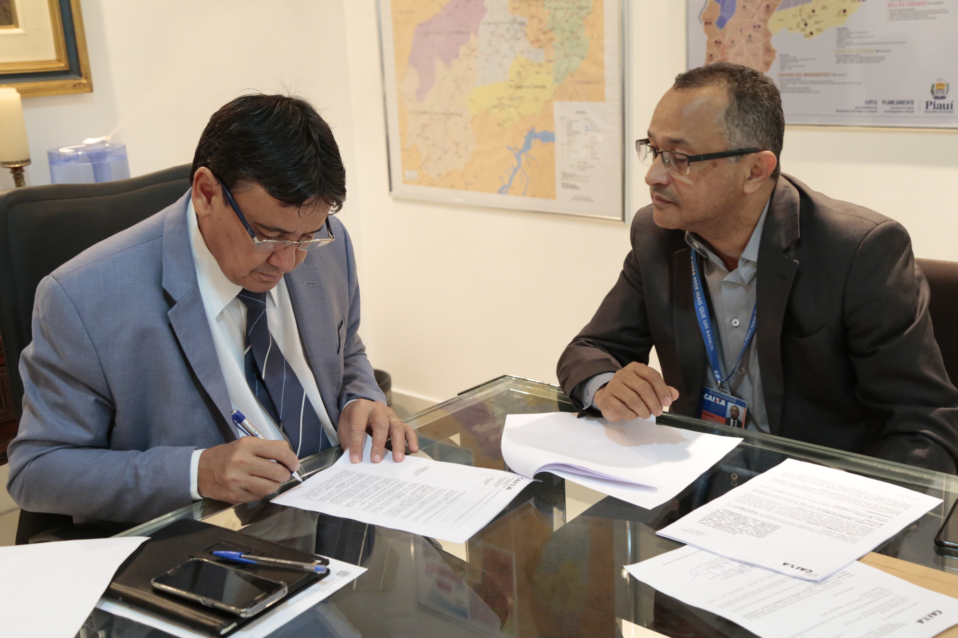 Wellington Dias assina contrato de aceite para liberação de empréstimo da Caixa Econômica Federal