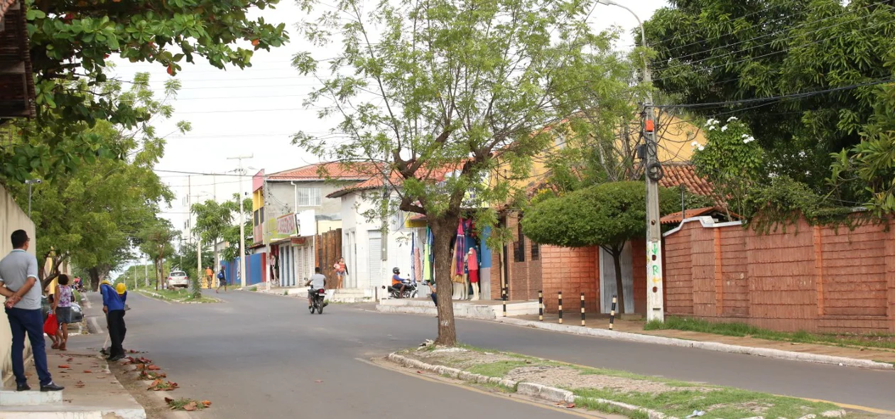Avenida 12 de Outubro em Altos Piauí 
