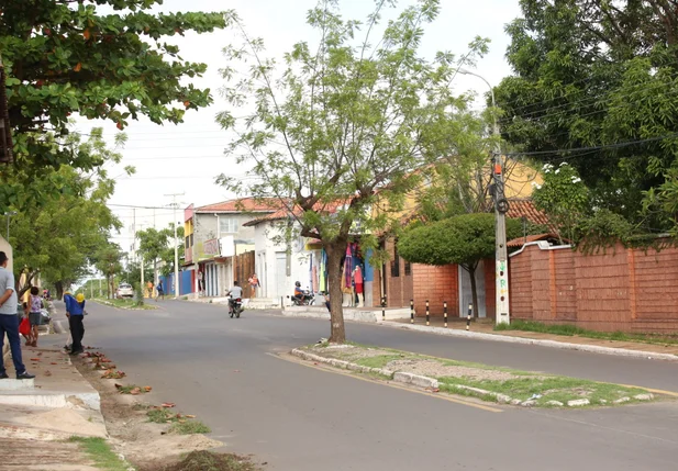 Avenida 12 de Outubro em Altos Piauí 