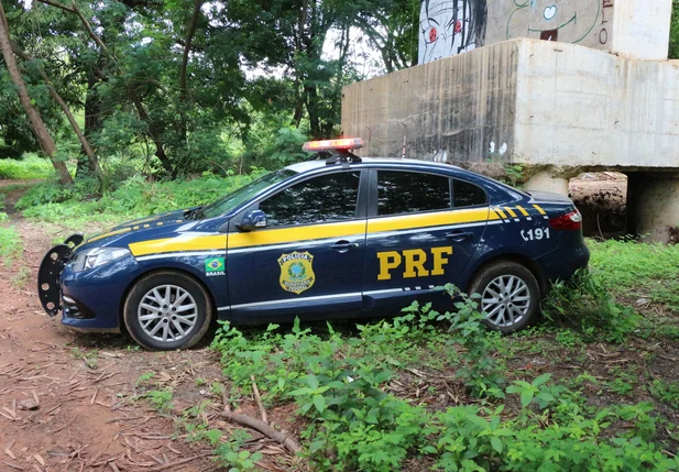 Equipe da PRF teve acesso ao local onde o corpo caiu