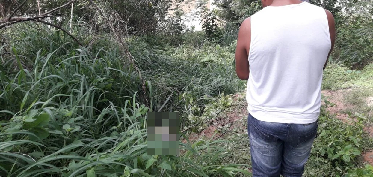Filho da vítima rente ao corpo 