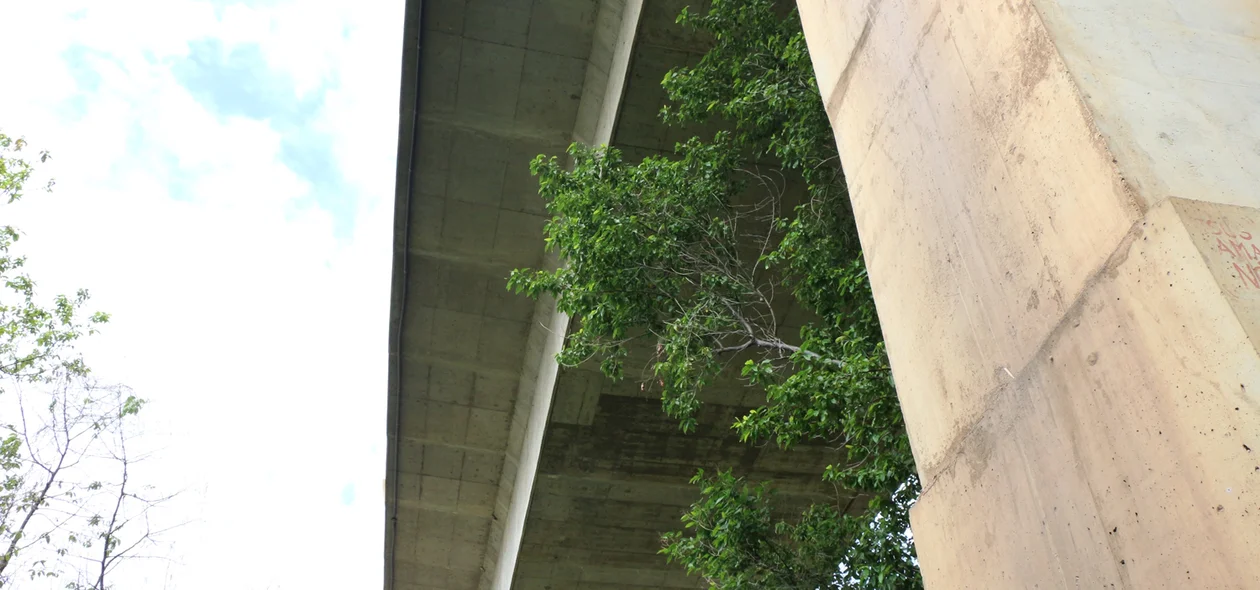 Vítima caiu de uma altura de aproximada 25 metros