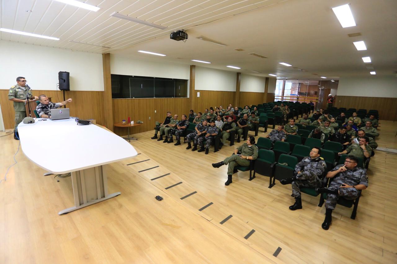 Reunião no Quartel do Comando Geral da PM-PI para tratar sobre segurança no Corso