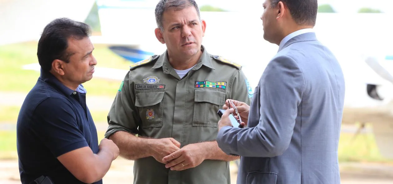 Secretário Fábio Abreu, coronel Carlos Augusto e delegado Riedel Batista