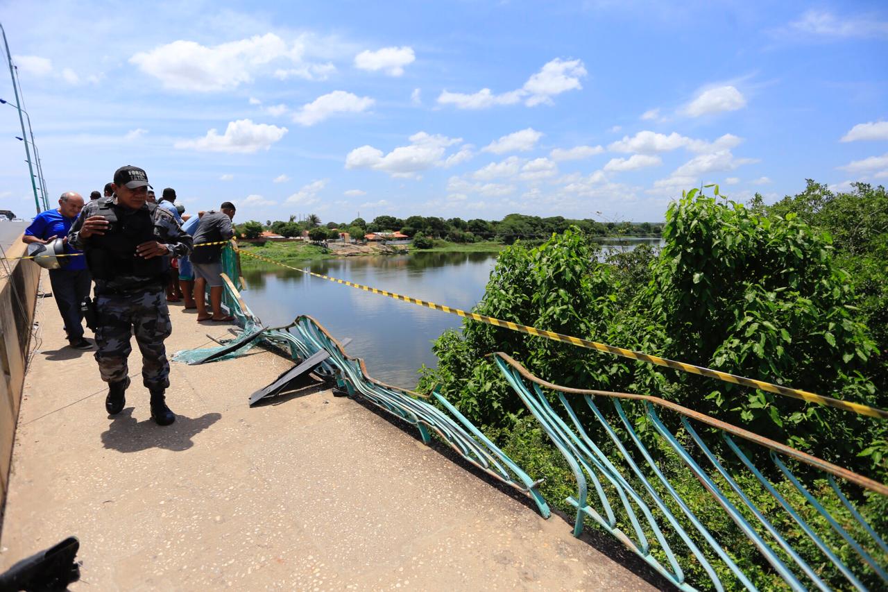 Acidente na Ponte Mariano Castelo Branco deixou uma pessoa morta