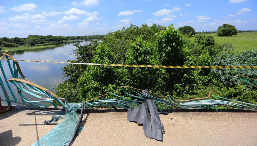 Local onde o carro caiu na Ponte do Poti Velho