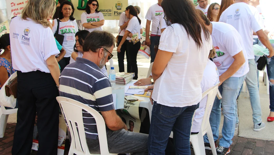 Matrículas sendo realizadas no Centro de Teresina