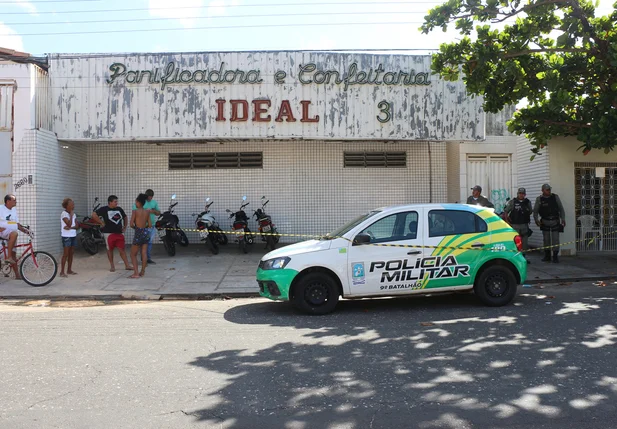 Populares encontram corpo em calçada no bairro Pirajá