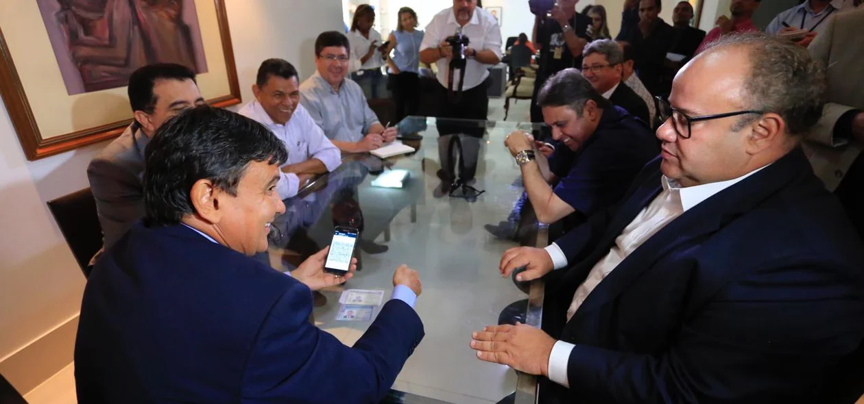 Governador Wellington Dias com Arão Lobão diretor do Detran-PI 
