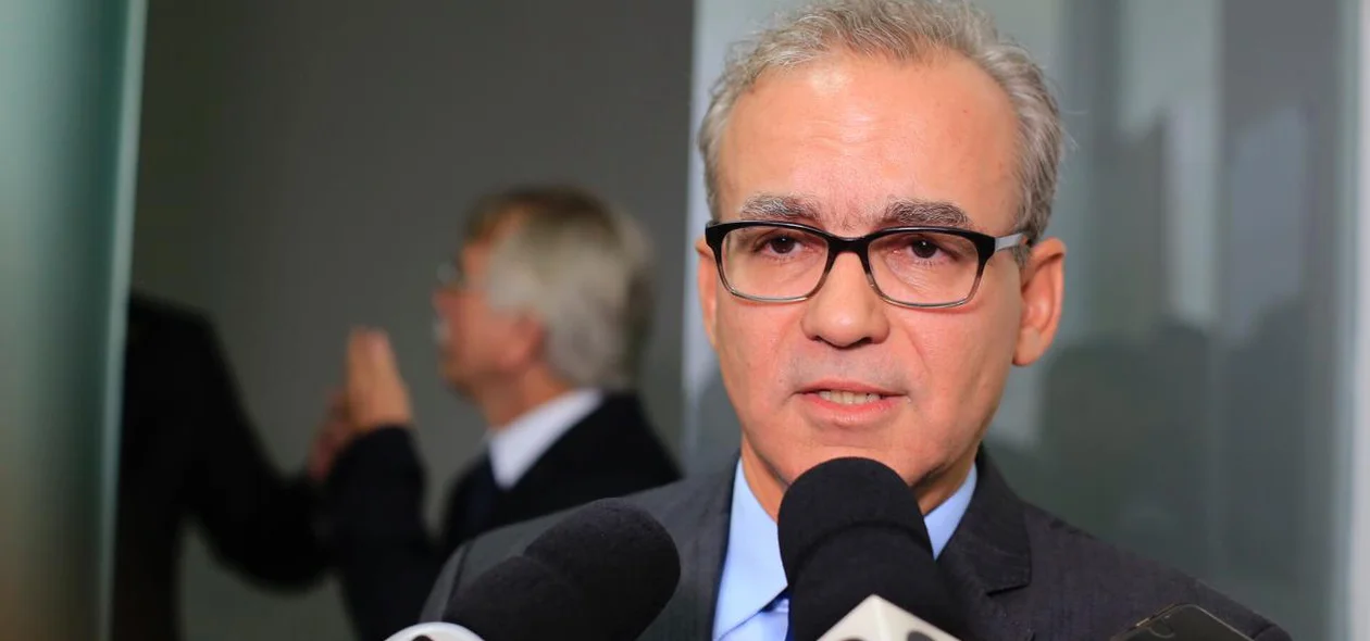 Prefeito Firmino Filho durante a solenidade de abertura do ano legislativo