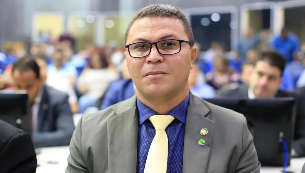 Vereador Gustavo de Carvalho durante abertura do ano legislativo