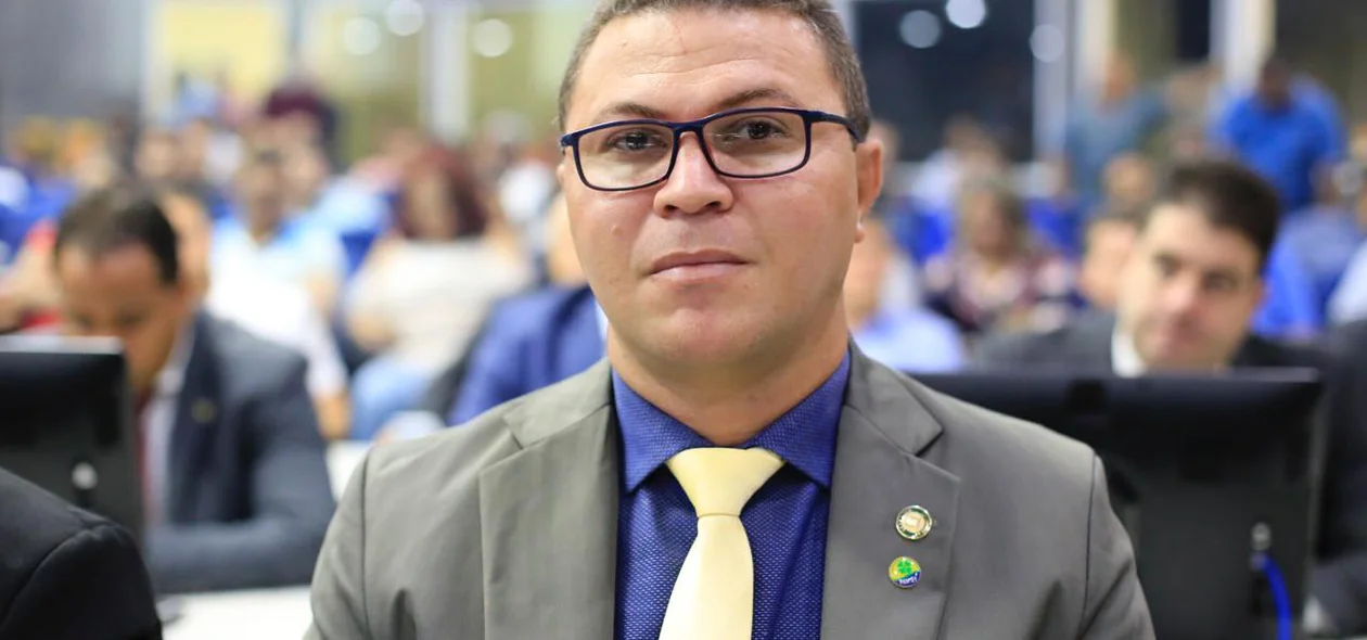 Vereador Gustavo de Carvalho durante abertura do ano legislativo