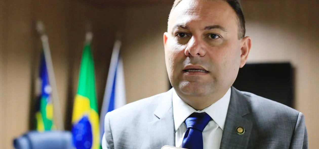 Vereador Jeová Alencar durante a solenidade de abertura do ano legislativo